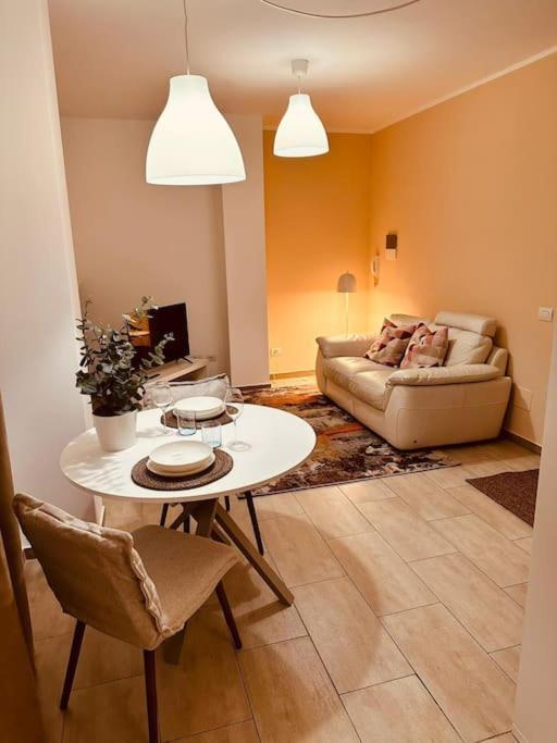 Malu Apartment Peschiera Borromeo Luaran gambar